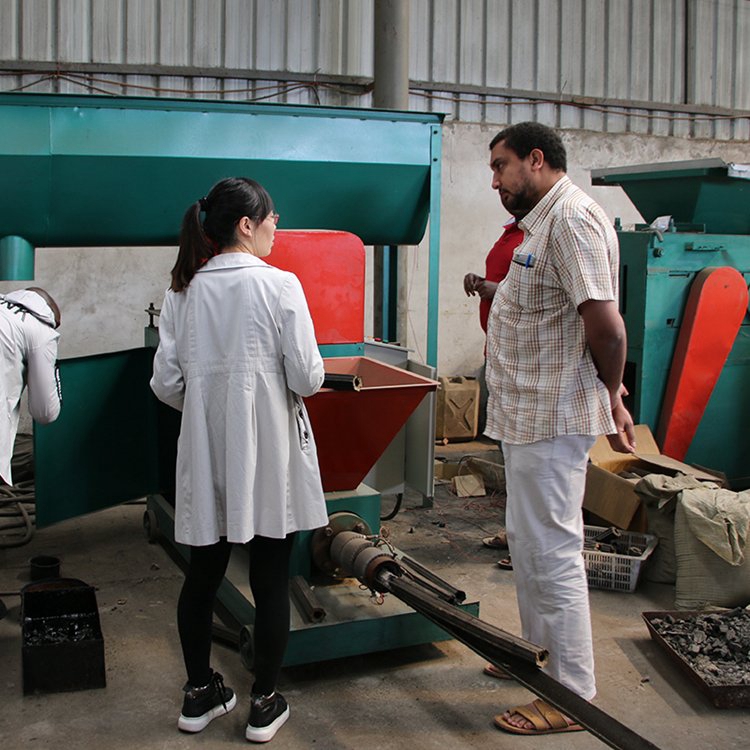 木炭機(jī)廠家告訴你原木炭和機(jī)制炭的不同在哪里？